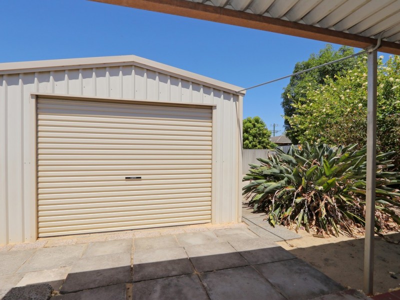 111 Dulwich Street, Beckenham WA 6107
