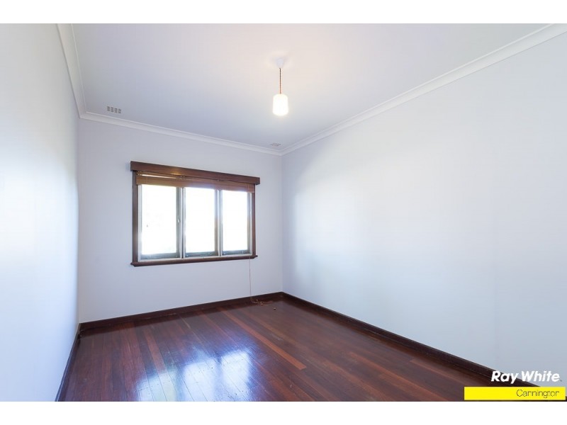 22 Barnsley Street, Queens Park WA 6107