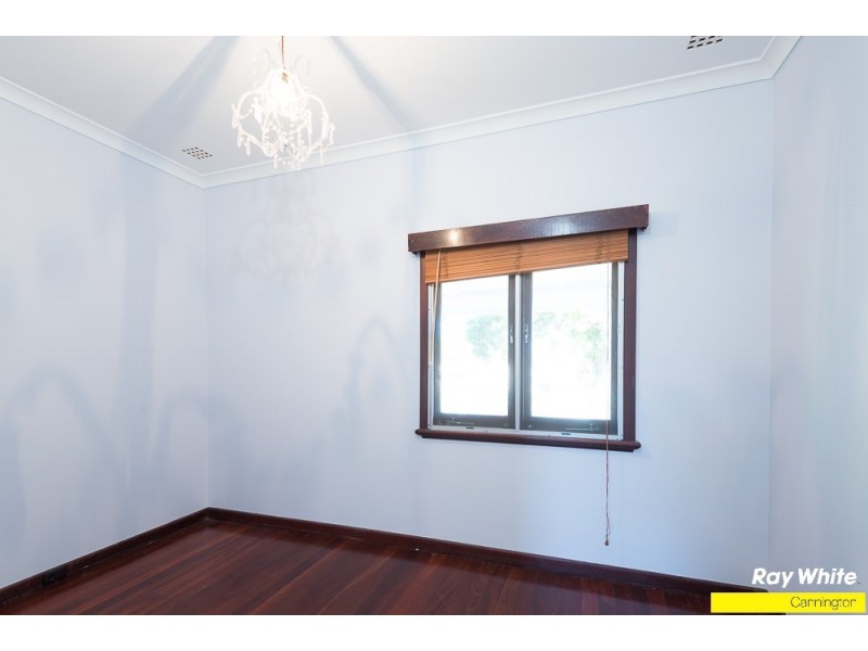 22 Barnsley Street, Queens Park WA 6107