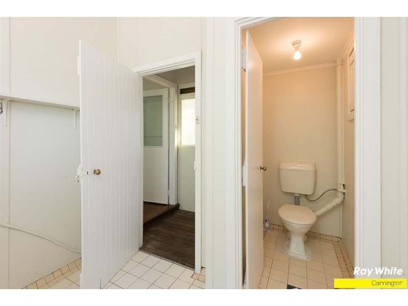 22 Barnsley Street, Queens Park WA 6107