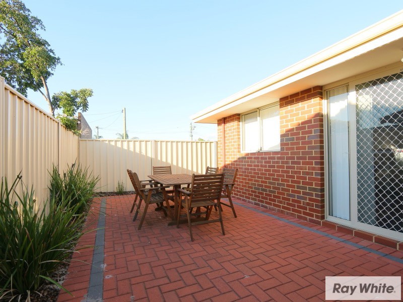 4/42 Doust Street, Cannington WA 6107