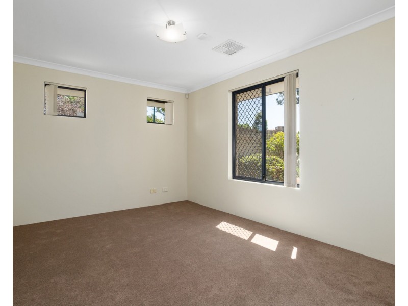 40 Leichardt Street, St James WA 6102