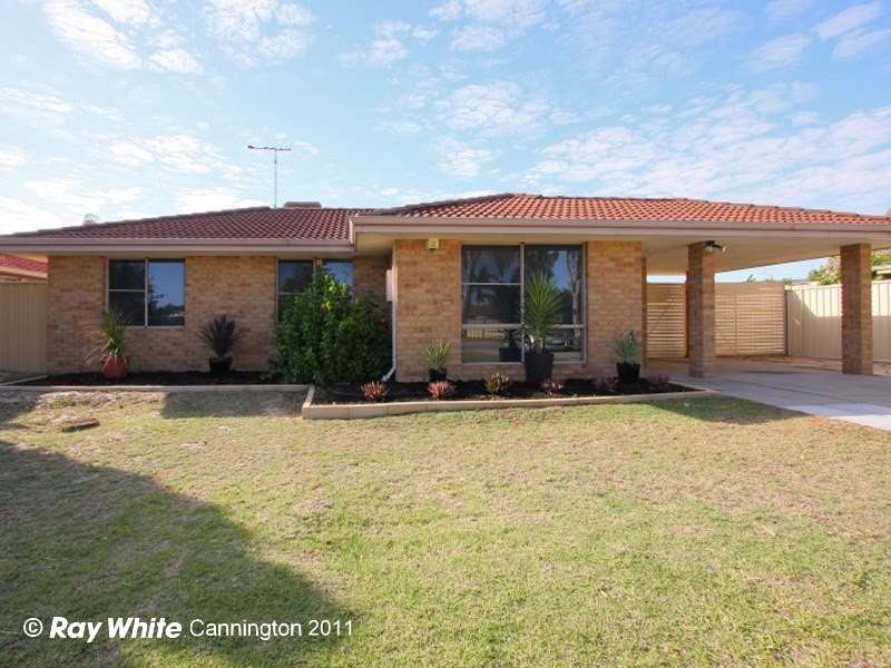 135 Seville Drive, Seville Grove WA 6112