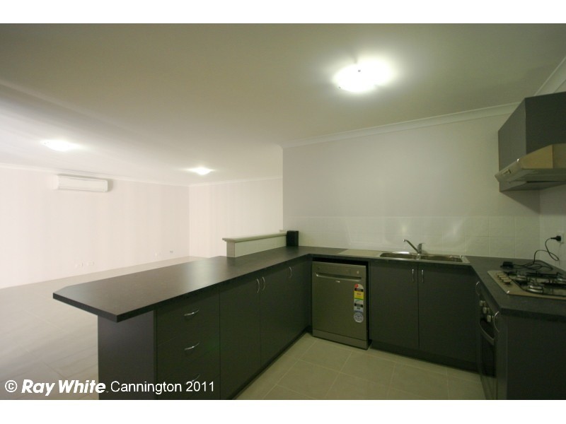 2c Leslie Street, Cannington WA 6107