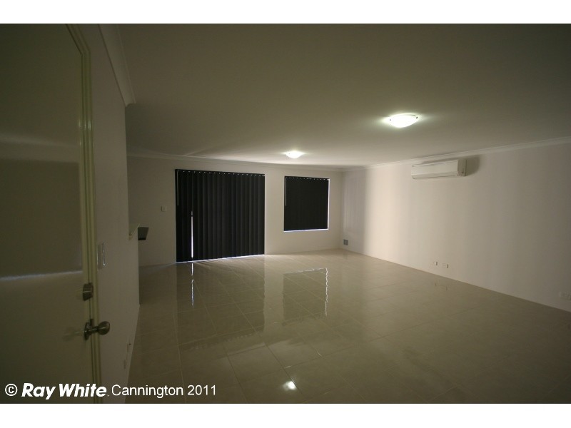 2c Leslie Street, Cannington WA 6107