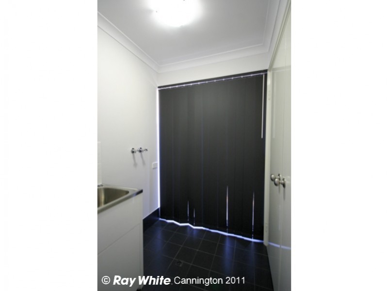 2c Leslie Street, Cannington WA 6107