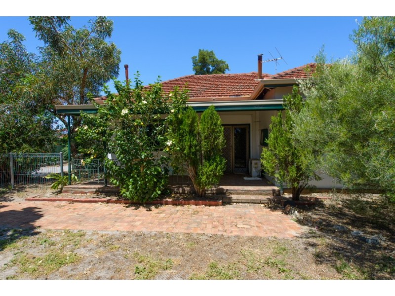 31 Fitzroy Street, Queens Park WA 6107