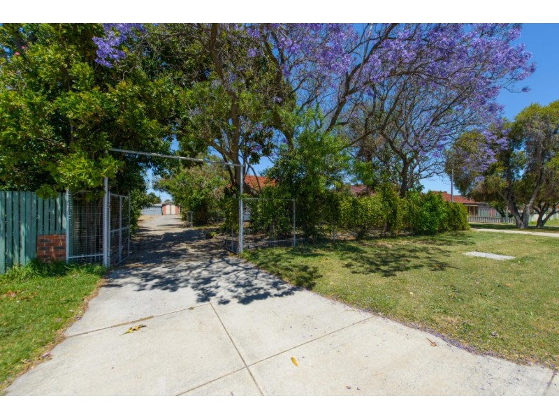 31 Fitzroy Street, Queens Park WA 6107