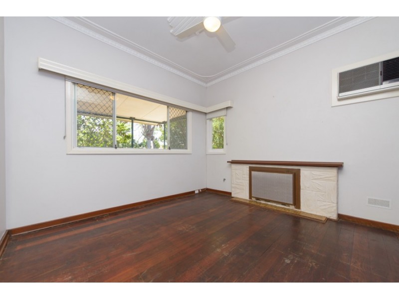 31 Fitzroy Street, Queens Park WA 6107