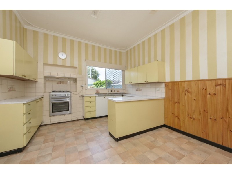 31 Fitzroy Street, Queens Park WA 6107