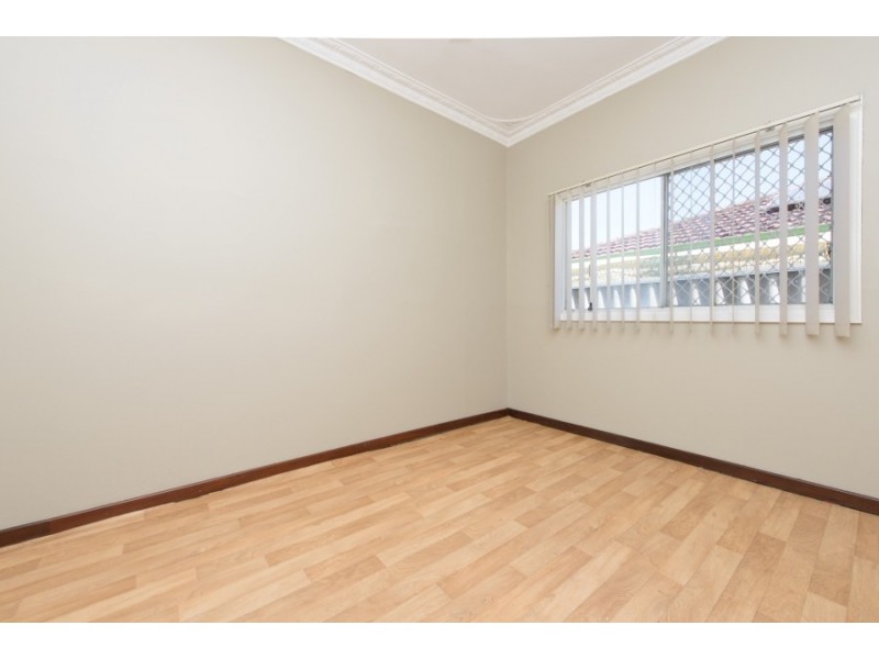 31 Fitzroy Street, Queens Park WA 6107