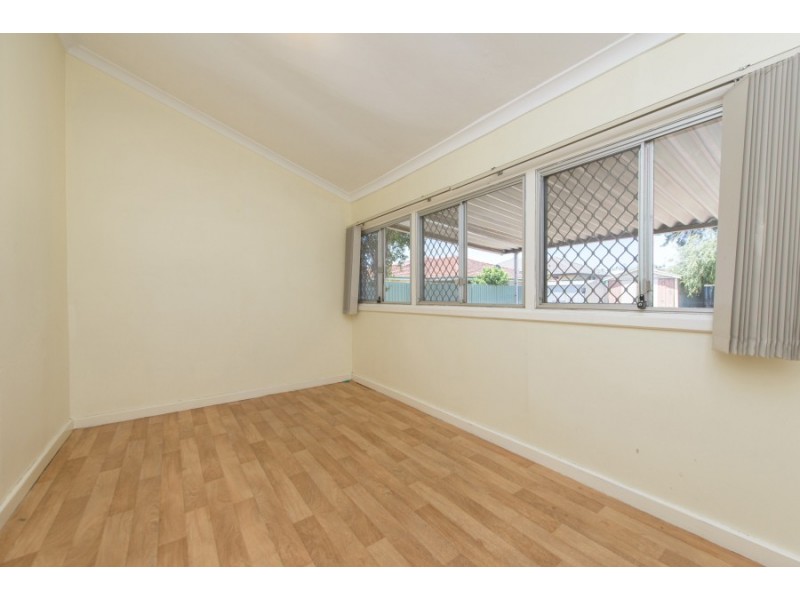 31 Fitzroy Street, Queens Park WA 6107