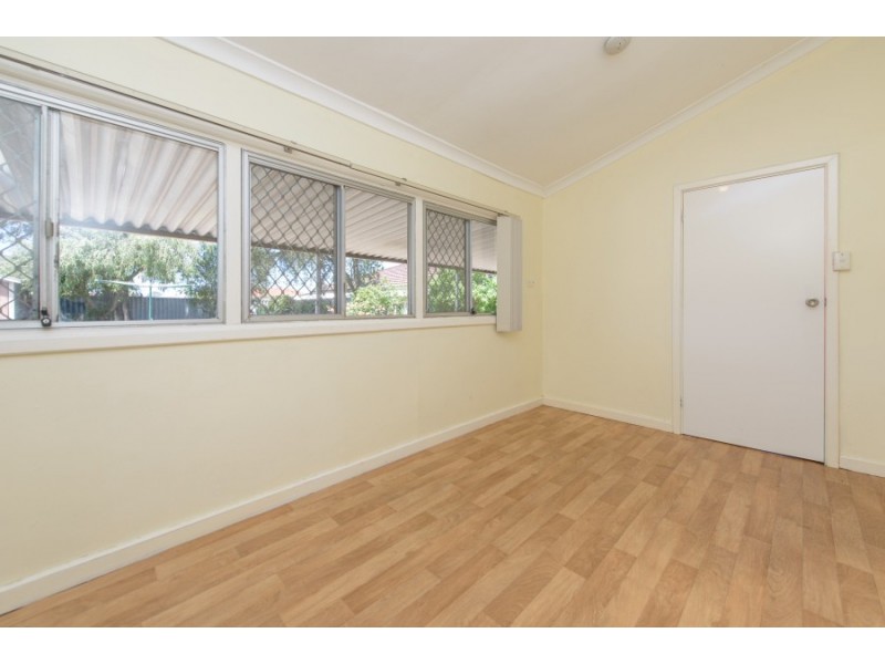 31 Fitzroy Street, Queens Park WA 6107