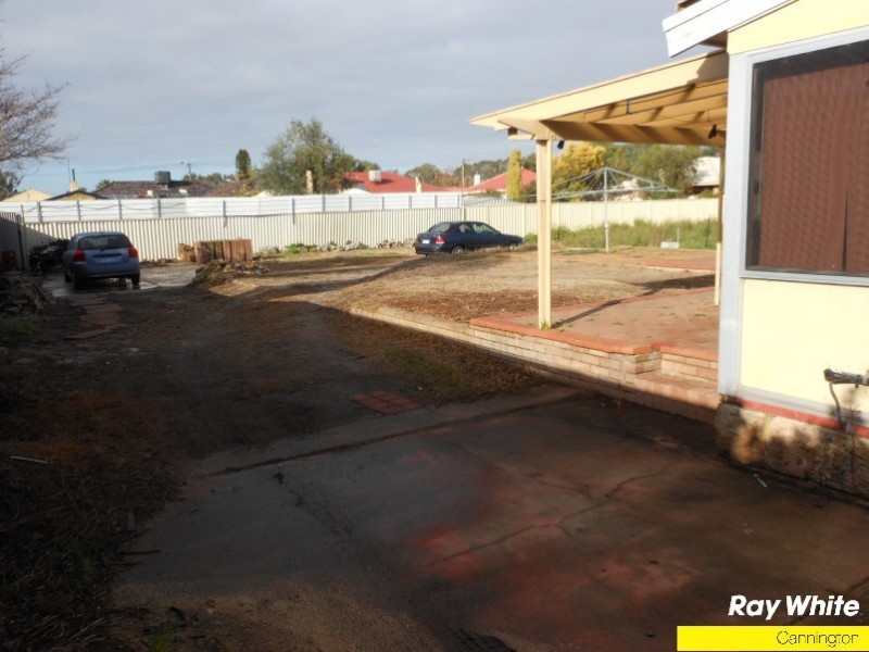 17 River Rd, Cannington WA 6107