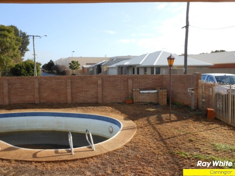 17 River Rd, Cannington WA 6107