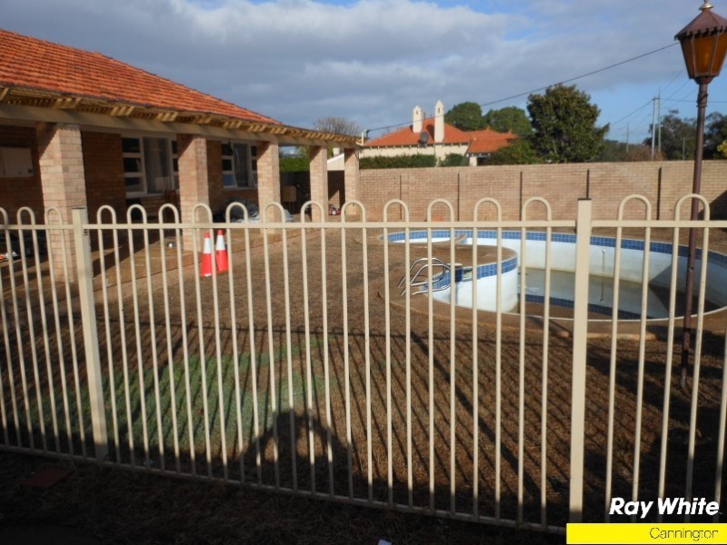 17 River Rd, Cannington WA 6107