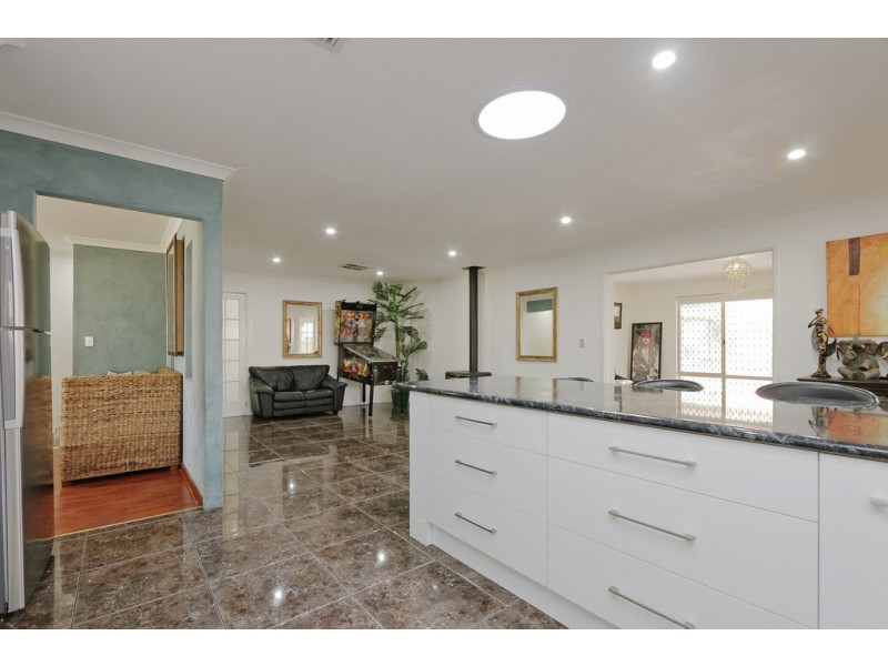 256 William Street, Beckenham WA 6107