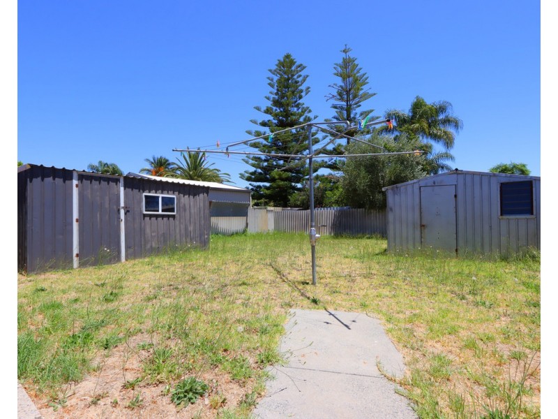 9a Longfield Road, Maddington WA 6109