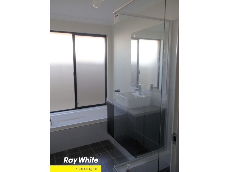 64 Flametree Boulevard, Harrisdale WA 6112