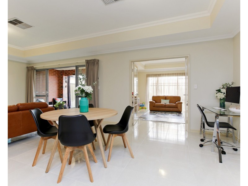 4/121 Gibbs Street, East Cannington WA 6107