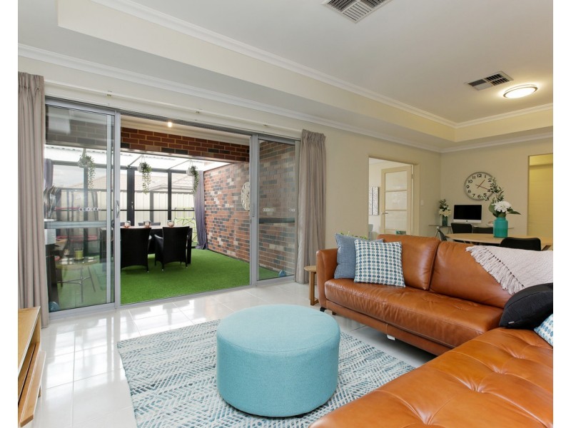 4/121 Gibbs Street, East Cannington WA 6107