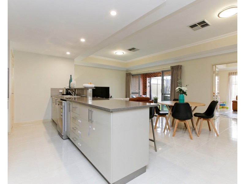 4/121 Gibbs Street, East Cannington WA 6107