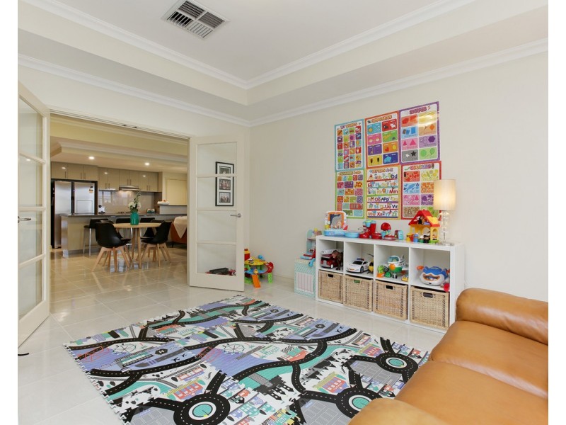 4/121 Gibbs Street, East Cannington WA 6107