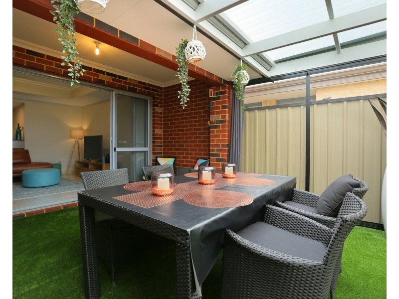 4/121 Gibbs Street, East Cannington WA 6107