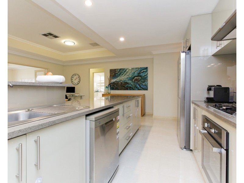 4/121 Gibbs Street, East Cannington WA 6107