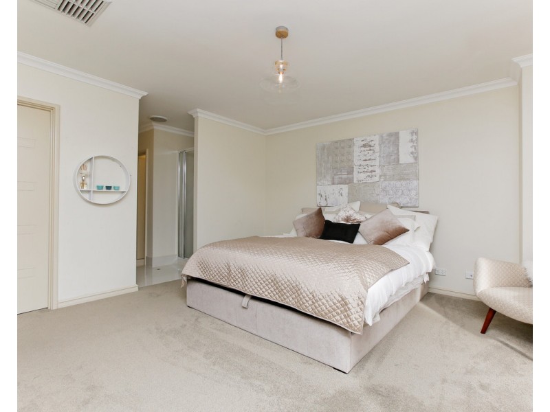 4/121 Gibbs Street, East Cannington WA 6107