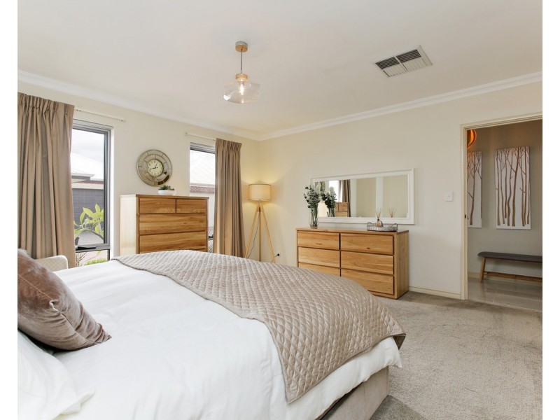 4/121 Gibbs Street, East Cannington WA 6107