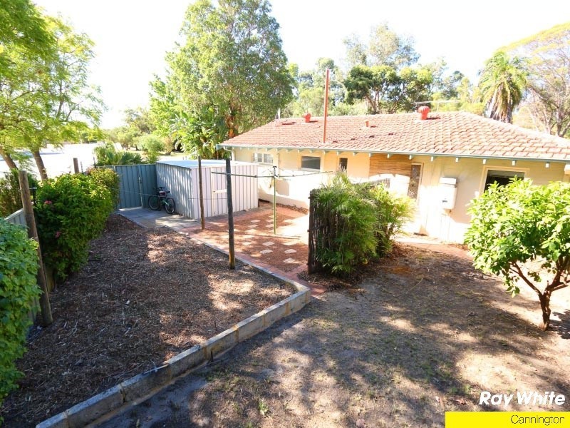 14 Lachlan Road, Thornlie WA 6108