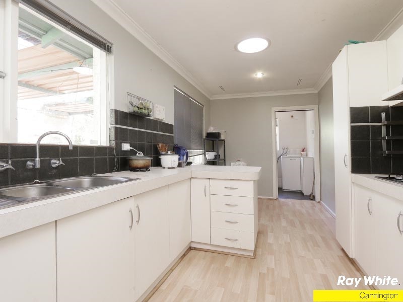 14 Lachlan Road, Thornlie WA 6108