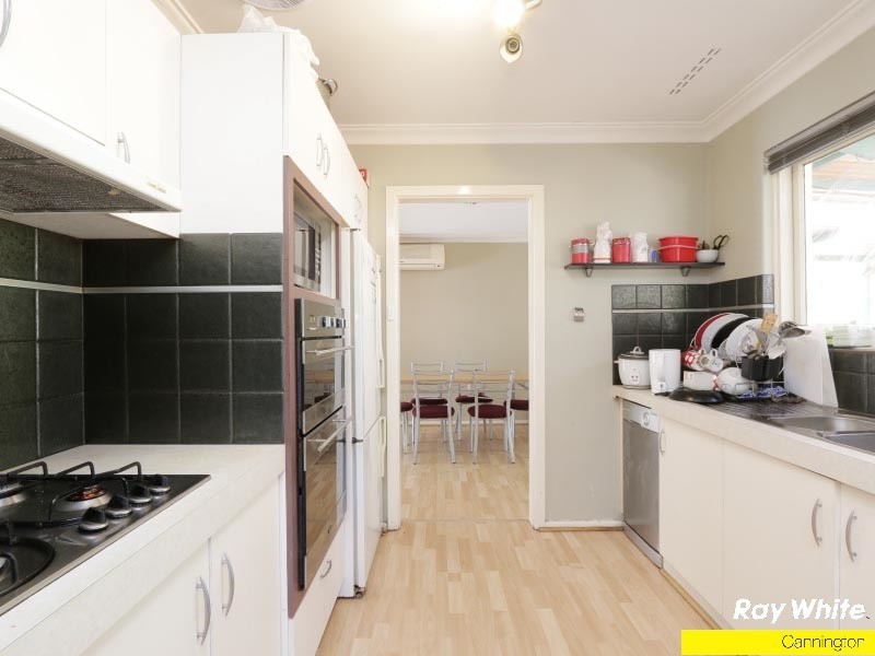 14 Lachlan Road, Thornlie WA 6108