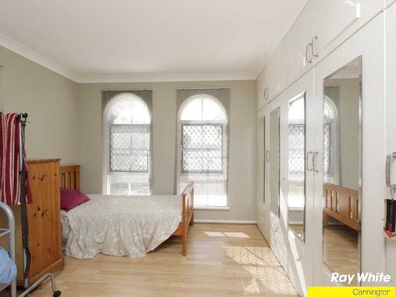 14 Lachlan Road, Thornlie WA 6108