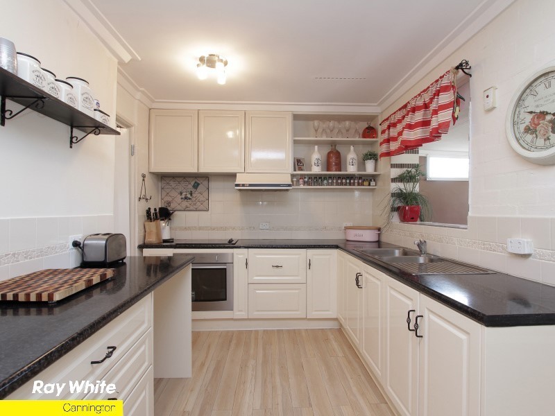 16 Aragon Way, Wilson WA 6107