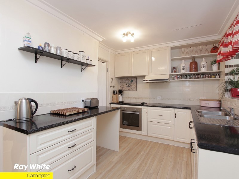 16 Aragon Way, Wilson WA 6107