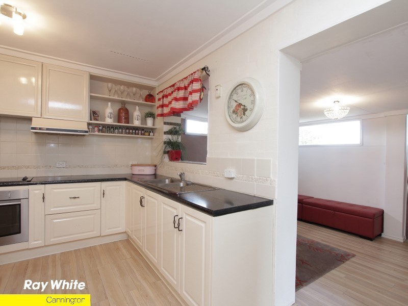 16 Aragon Way, Wilson WA 6107