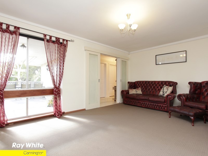 16 Aragon Way, Wilson WA 6107