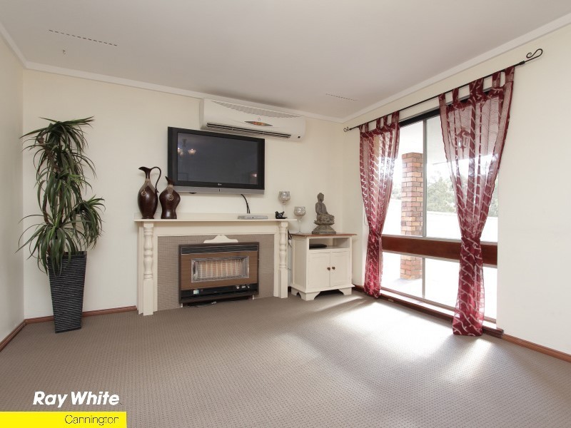 16 Aragon Way, Wilson WA 6107