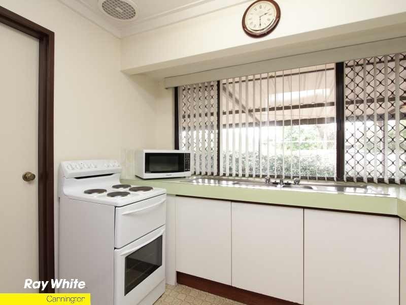 3/8 Manley Street, Cannington WA 6107