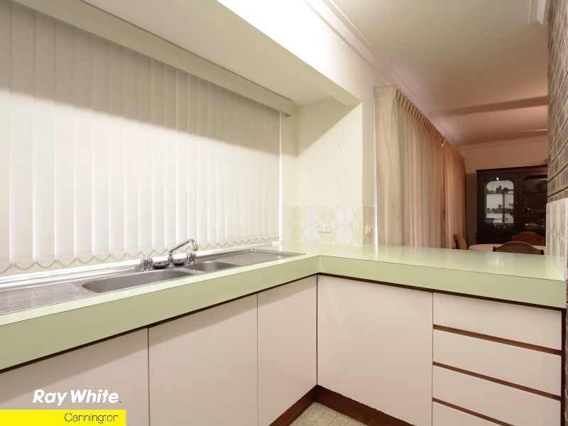 3/8 Manley Street, Cannington WA 6107