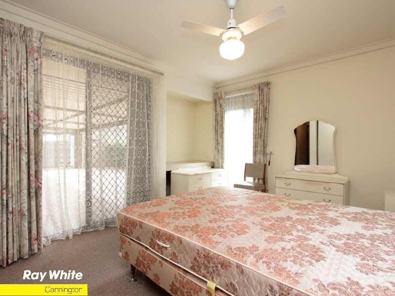 3/8 Manley Street, Cannington WA 6107