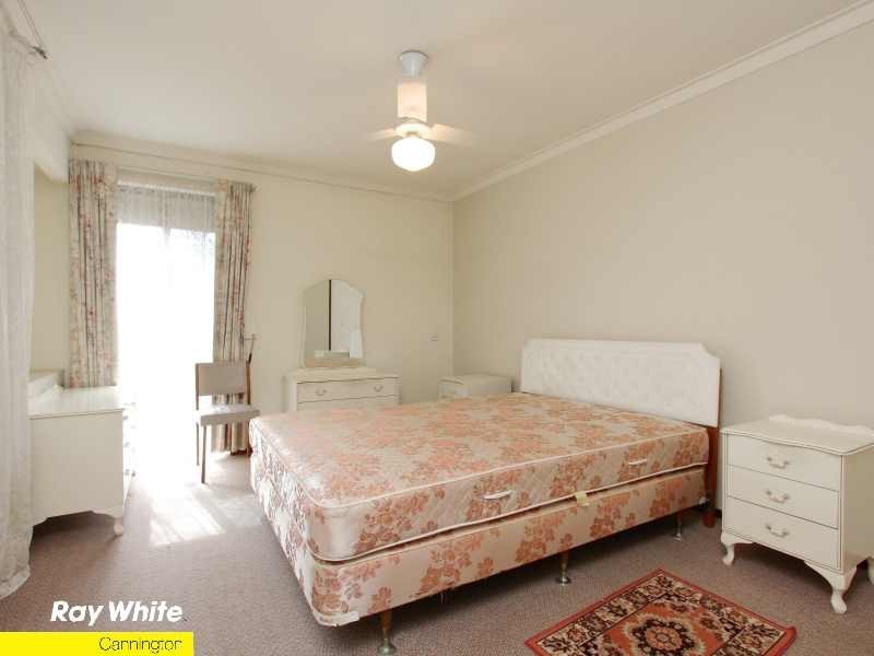 3/8 Manley Street, Cannington WA 6107