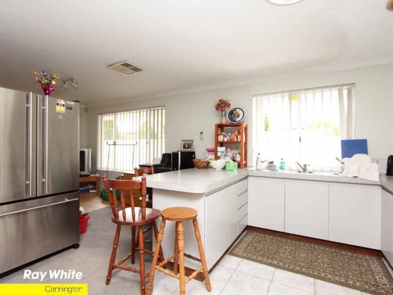 4 Fleming Avenue, Bentley WA 6102