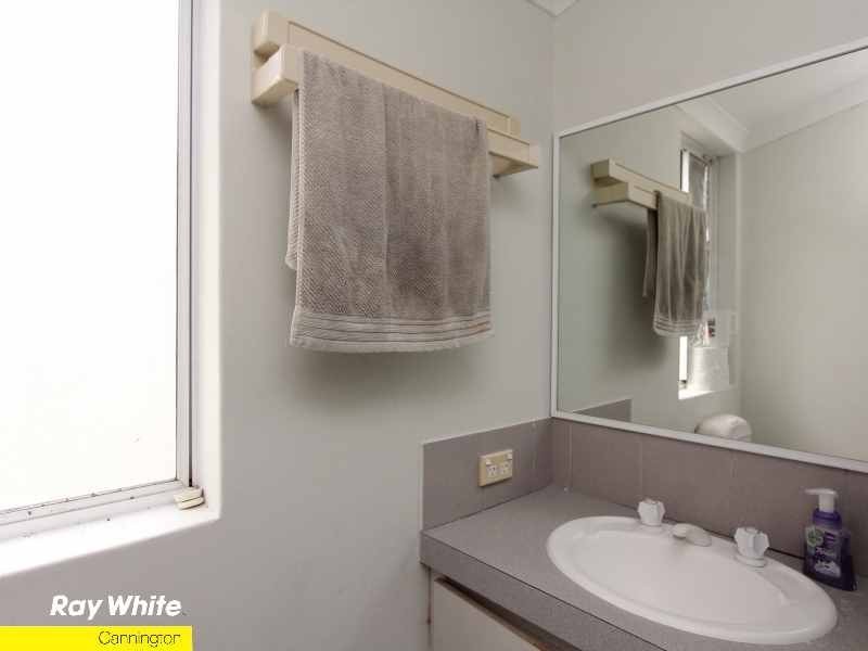 4 Fleming Avenue, Bentley WA 6102
