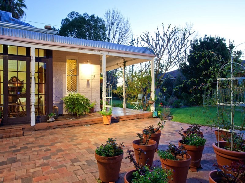 312 Railway Parade, East Cannington WA 6107