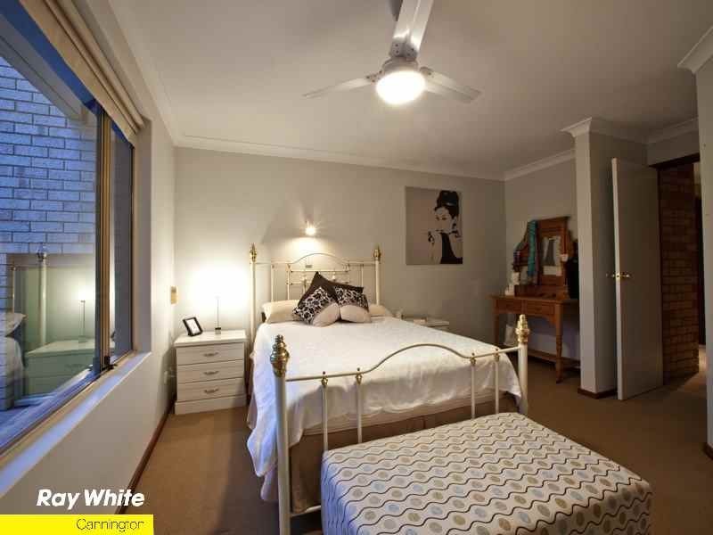 78 River Way, Salter Point WA 6152