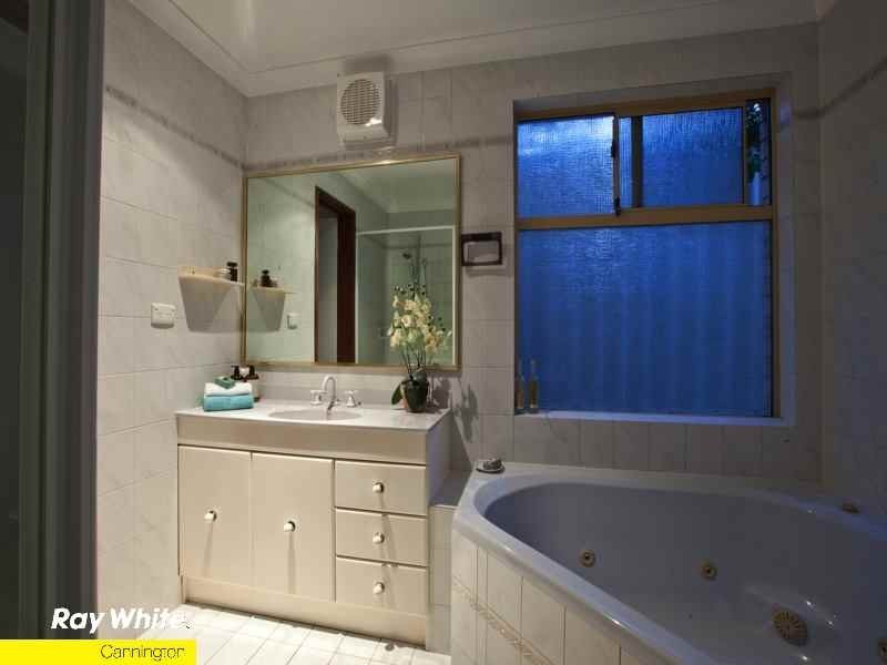 78 River Way, Salter Point WA 6152