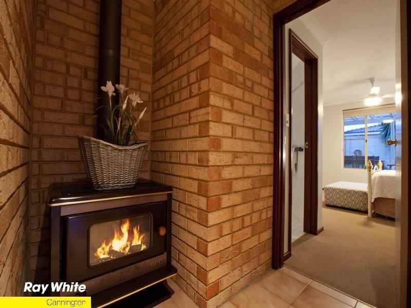 78 River Way, Salter Point WA 6152